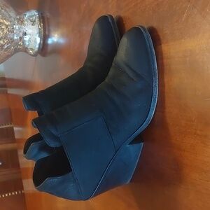 Eileen Fisher Black Even Tumbled Nubuck Bootie